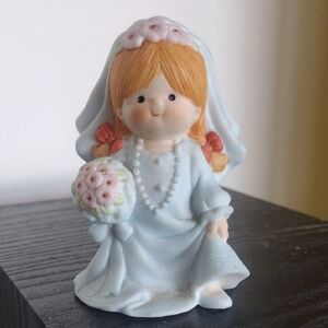 Charming Vintage 1987 EIC  Bride Figurine with Bouquet